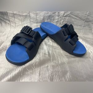 Chaco kids Chillos like new navy & blue slides